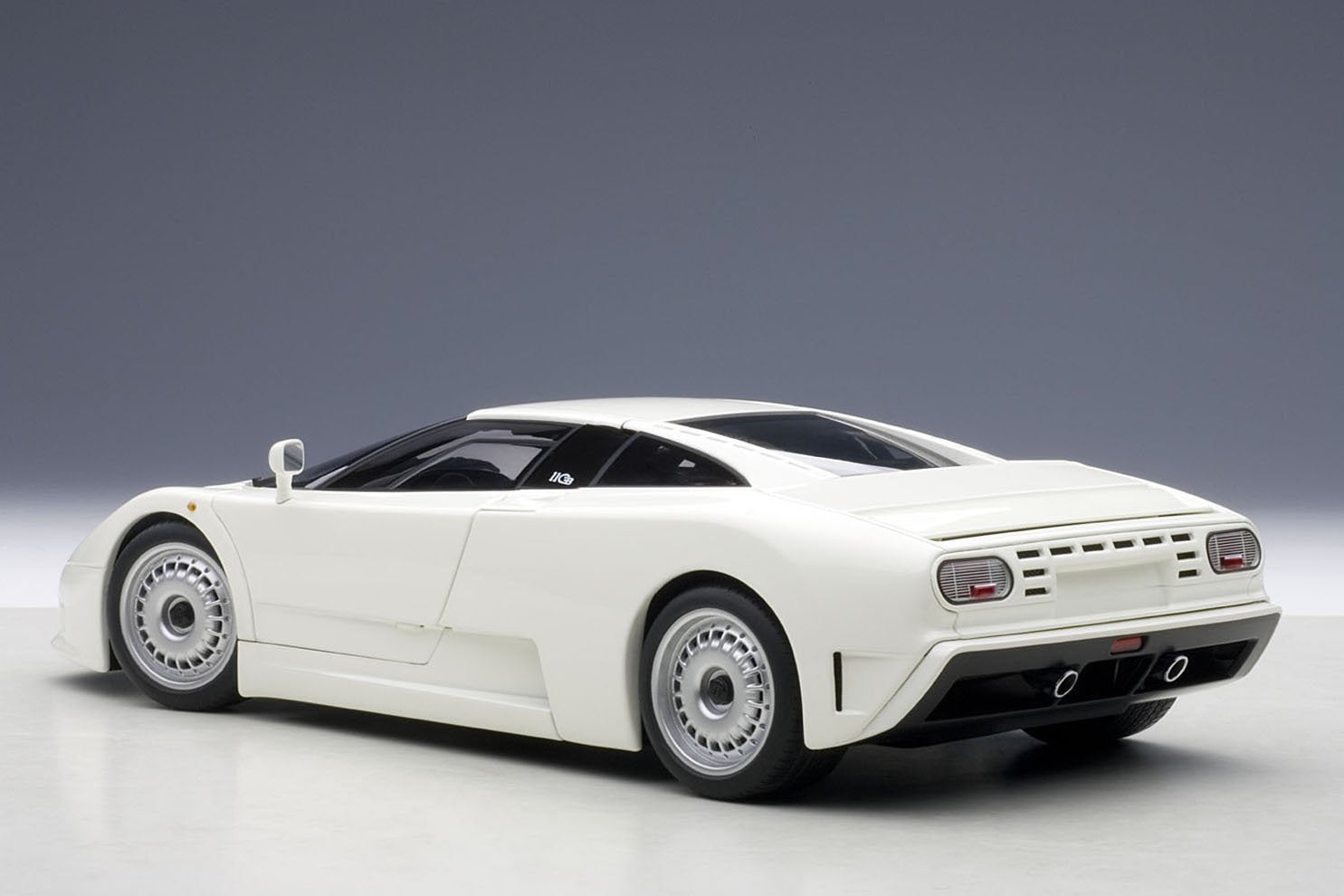 Autoart 1/18 Scale Bugatti Eb110 GT Diecast Model - White- Japan Figure Store - #1 Bring To You The Best Japanese Goods