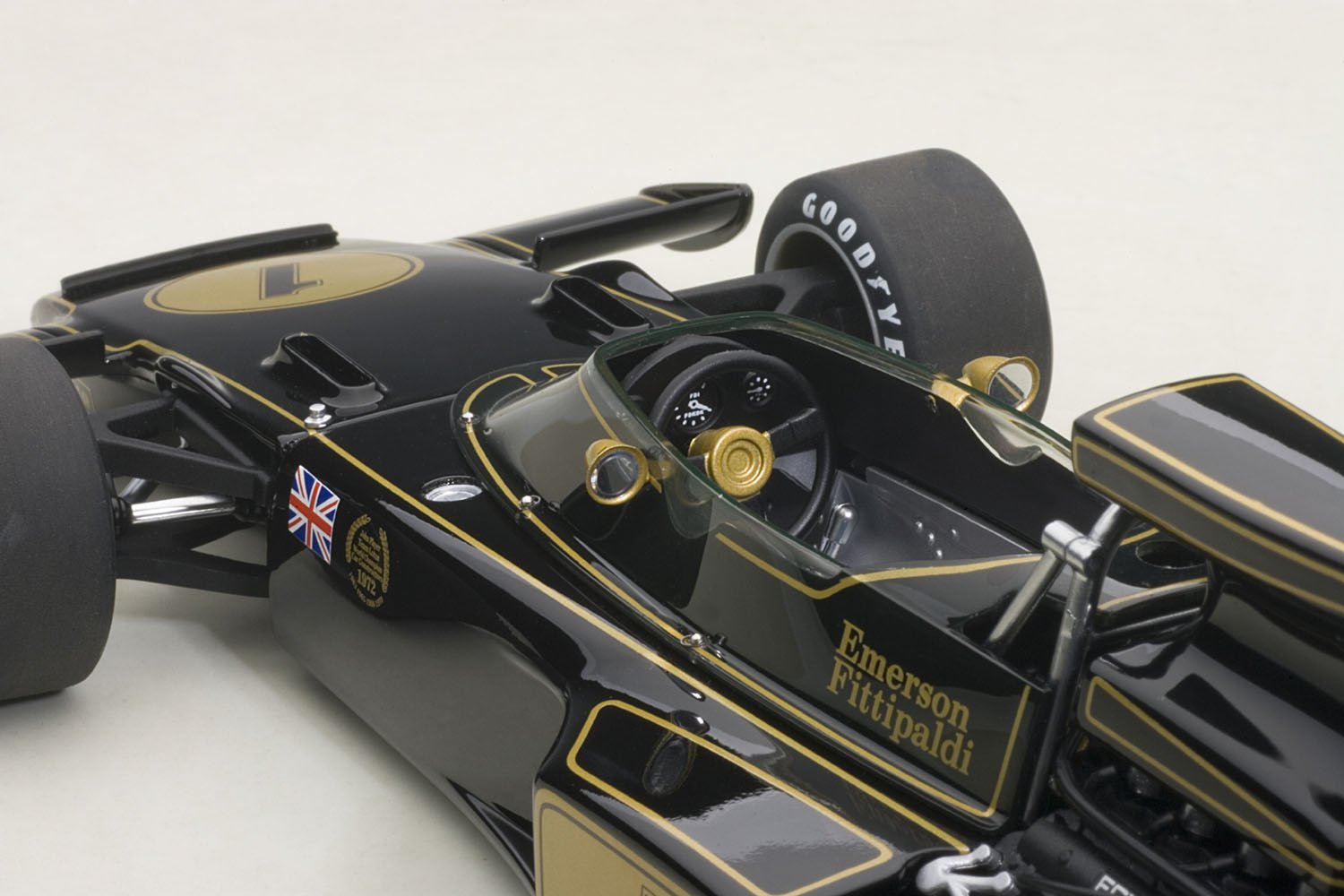 Autoart 1:18 Scale Lotus 72E 1973 Emerson Fittipaldi Diecast Model- Japan Figure Store - #1 Bring To You The Best Japanese Goods