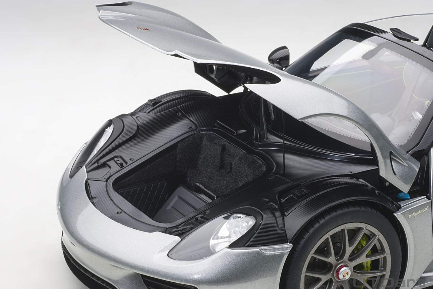 Autoart 1/12 Porsche 918 Spider Silver Metallic- Japan Figure Store - #1 Bring To You The Best Japanese Goods