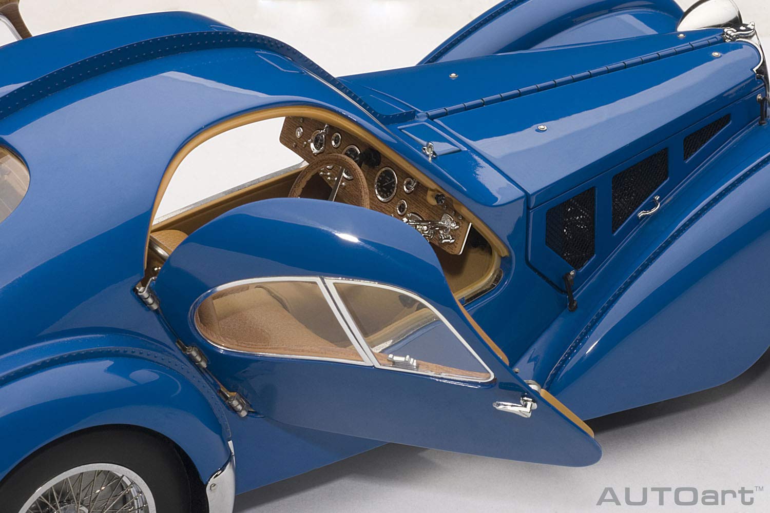 Autoart 1/18 Bugatti Type 57Sc Atlantic 1938 Blue/Wire Wheels- Japan Figure Store - #1 Bring To You The Best Japanese Goods