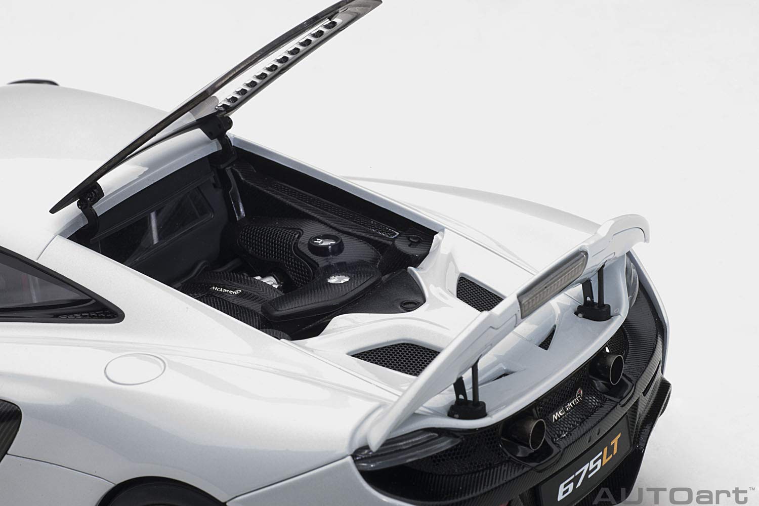 Autoart 1/18 McLaren 675LT White- Japan Figure Store - #1 Bring To You The Best Japanese Goods