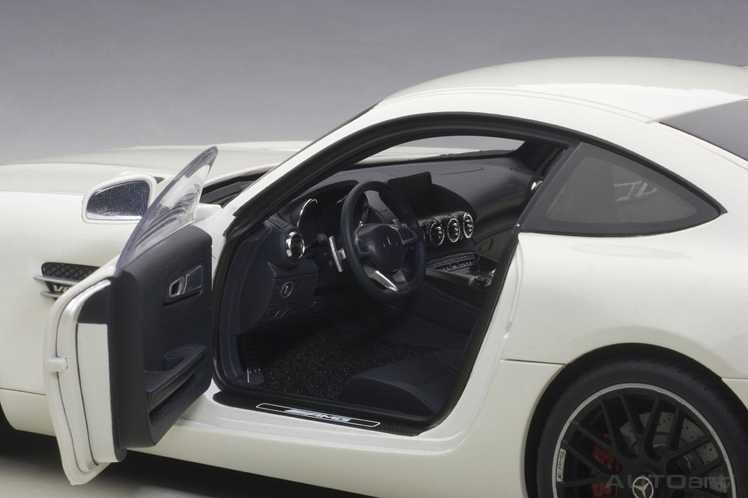 Autoart 1/18 Mercedes AMG GT S White- Japan Figure Store - #1 Bring To You The Best Japanese Goods