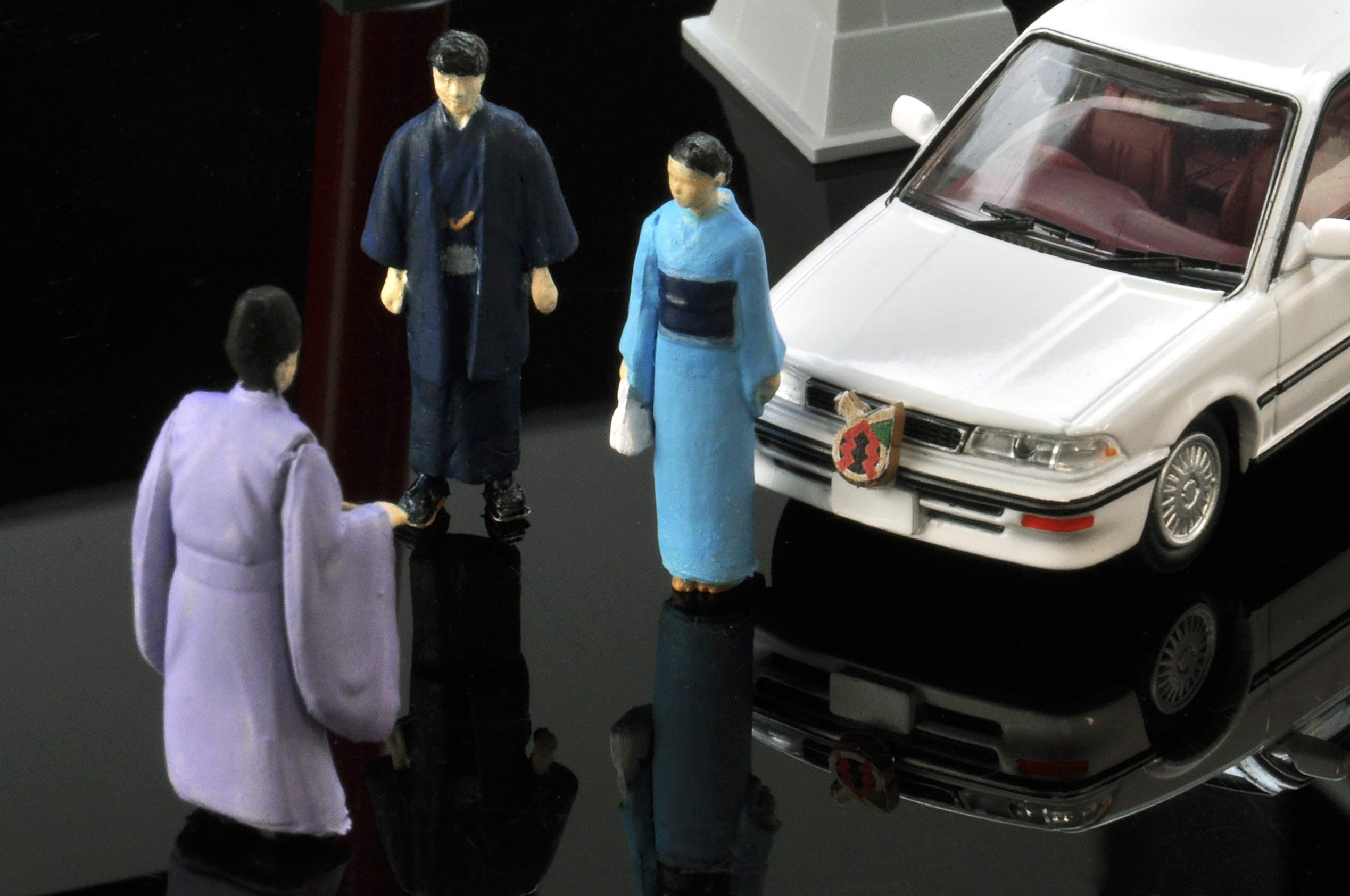 Tomytec Geocolle 64 Toyota Corolla Mini Car Set 1/64 Scale New Year Limited Edition- Japan Figure Store - #1 Bring To You The Best Japanese Goods