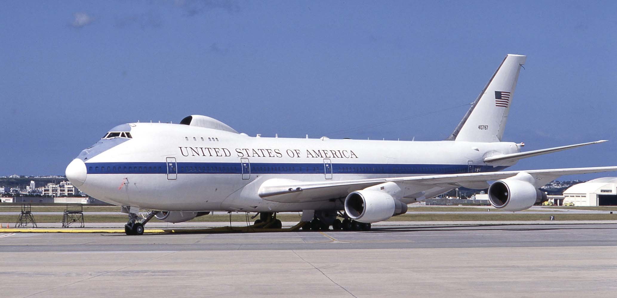 HASEGAWA 10809 E-4B Advanced Airborne Command Post 1/200 Scale Kit Aks- Japan Figure Store - #1 Bring To You The Best Japanese Goods