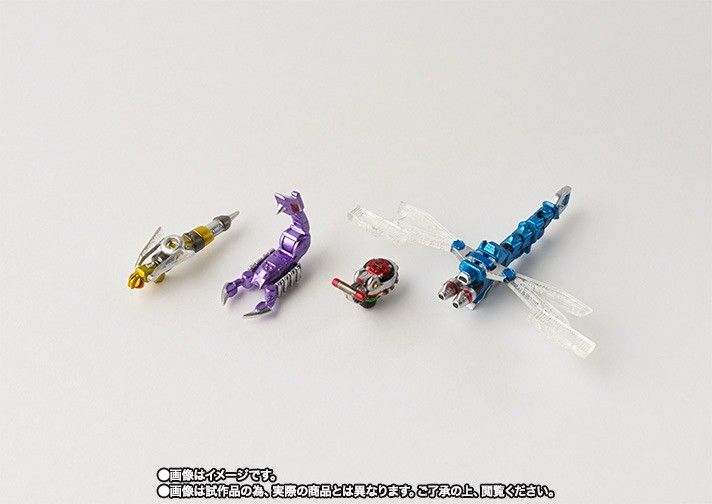 S.h.figuarts Masked Kamen Rider Kabuto Hyper Form Shinkocchou Seihou Renewal- Japan Figure Store - #1 Bring To You The Best Japanese Goods