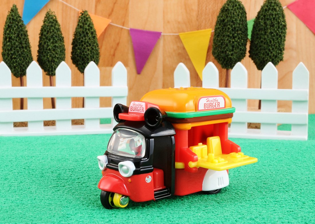 TAKARA TOMY Tomica Disney Motors Dm-04 Doobie Burger Shop Mickey Mouse 4904810840404- Japan Figure Store - #1 Bring To You The Best Japanese Goods