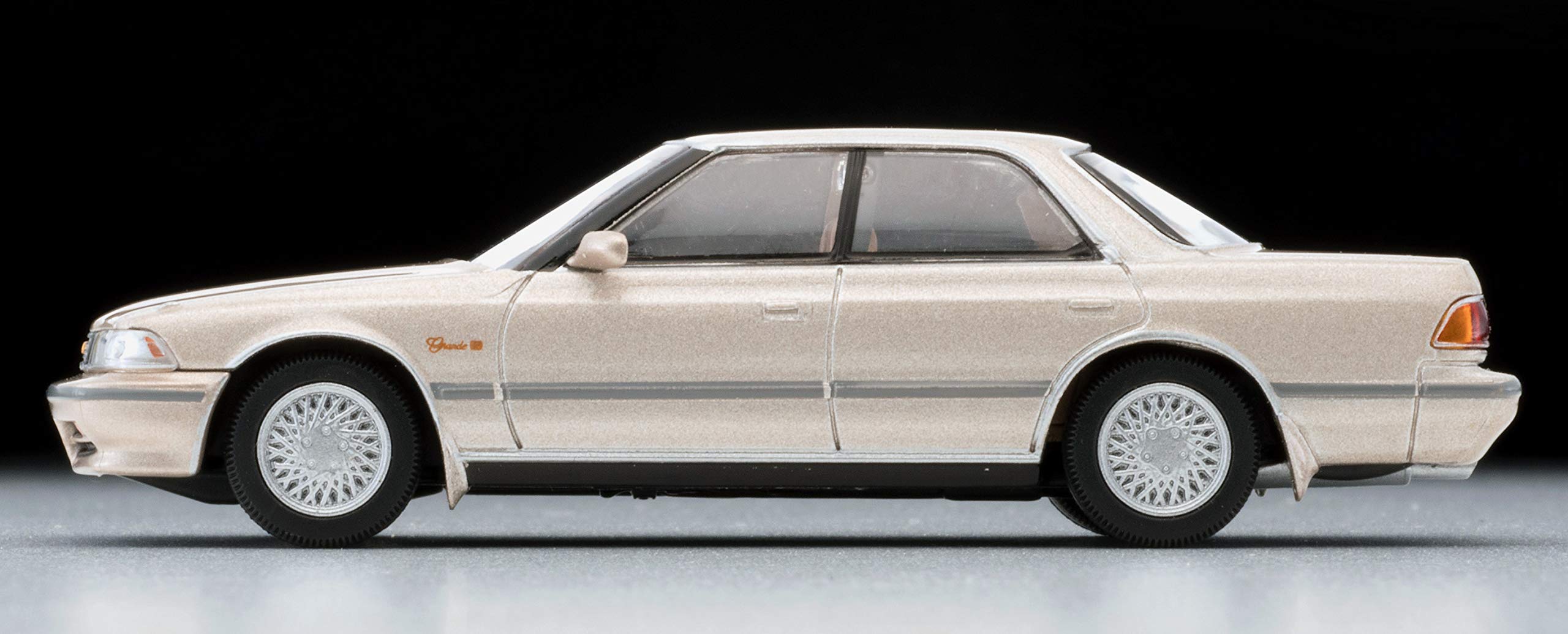 Tomytec Tomica Vintage Neo Toyota Mark II Grande G 90 Year Edition in Beige- Japan Figure Store - #1 Bring To You The Best Japanese Goods