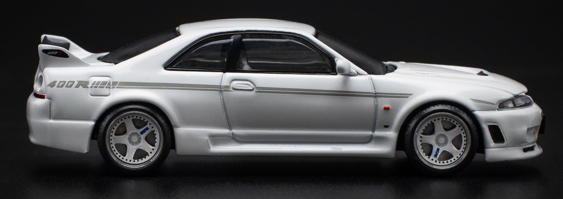 Works 1/64 Nissan GT-R R33 Nismo 400R White Diecast Model Car- Japan Figure Store - #1 Bring To You The Best Japanese Goods