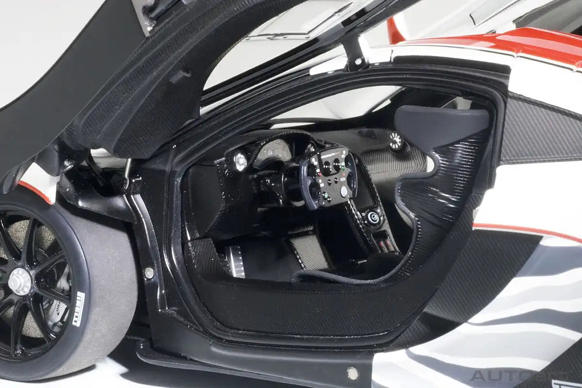 Autoart 1/18 McLaren P1 GTR White/Red- Japan Figure Store - #1 Bring To You The Best Japanese Goods