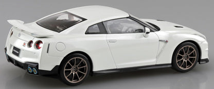 Aoshima 1/32 Rakupla R35 GT-R 2024 Model Brilliant White Pearl Kit
