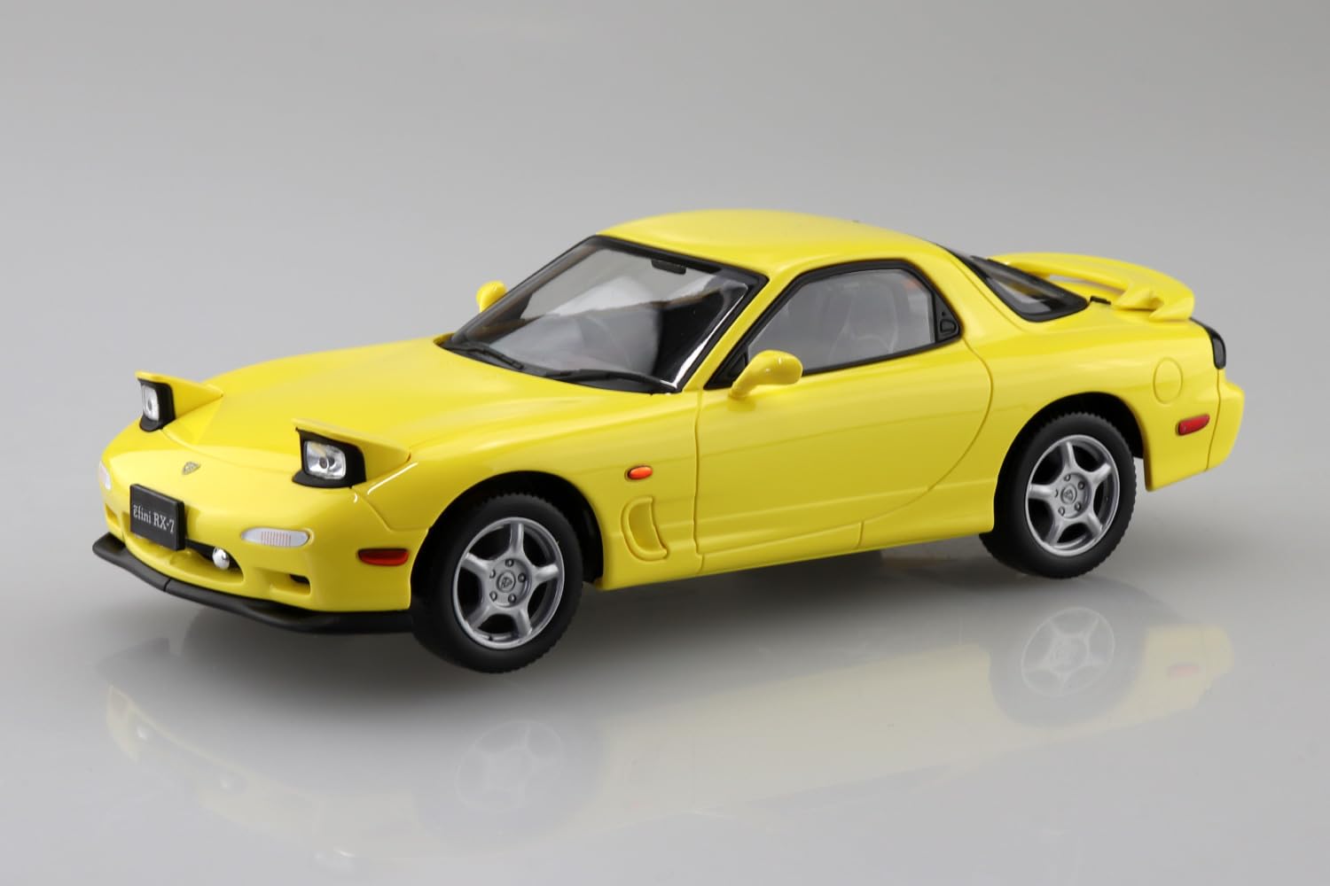 Aoshima Snap Kit 1/32 RX-7 Yellow Model by Qingdao Cultural Publishing