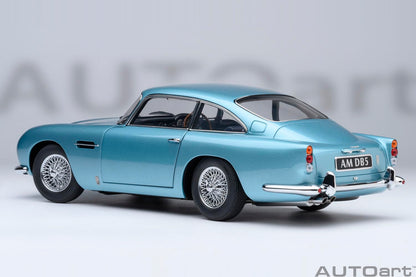 Autoart 1/18 Aston Martin DB5 Light Blue Pearl Diecast Model 70288