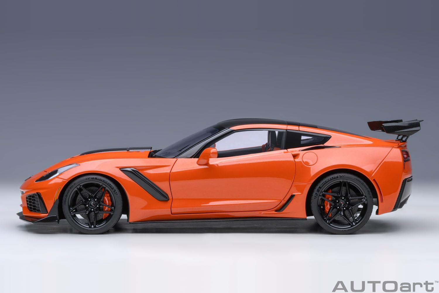 Autoart 1/18 Scale Chevrolet Corvette C7 ZR1 Orange Model Car- Japan Figure Store - #1 Bring To You The Best Japanese Goods