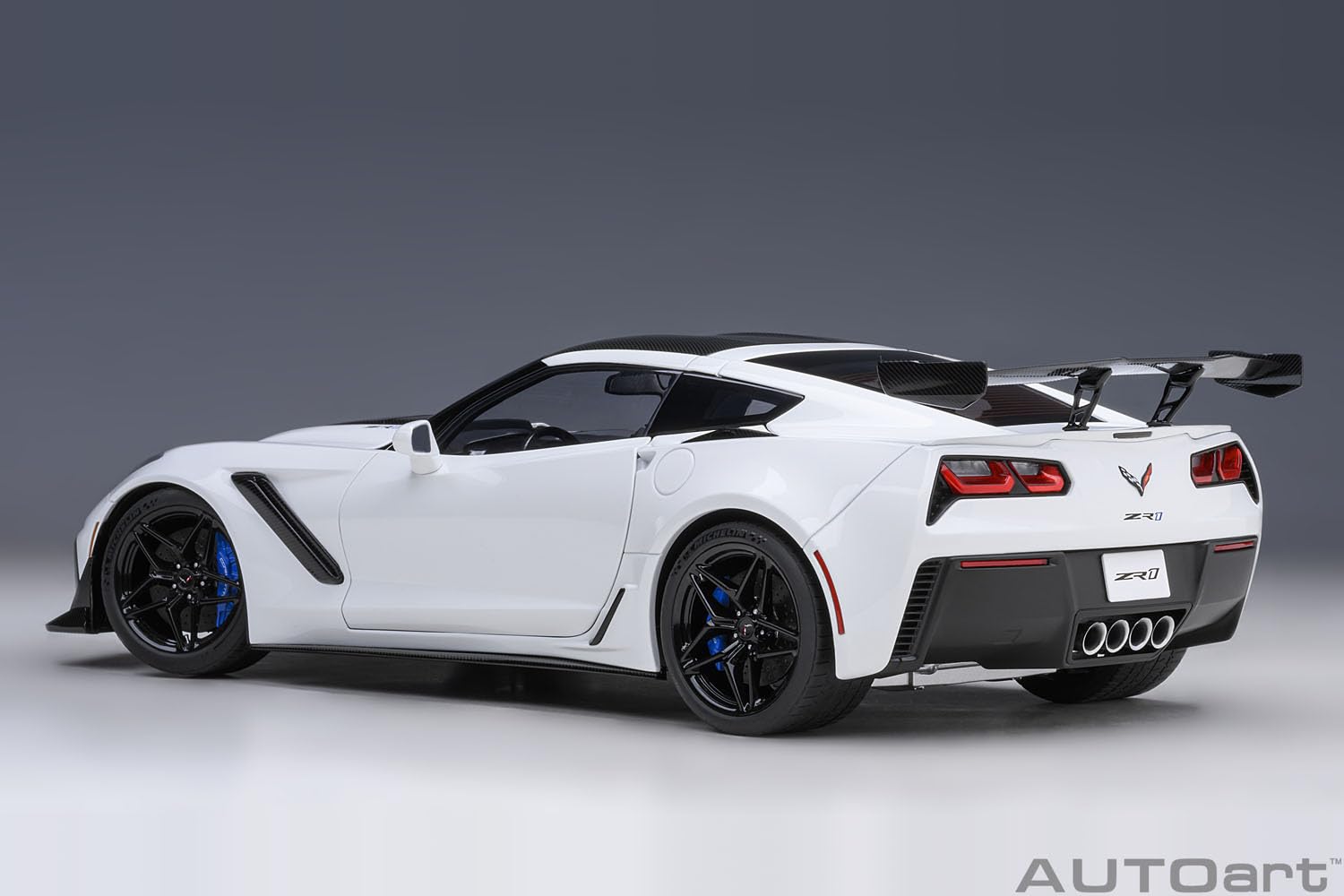 Autoart 1/18 Chevrolet Corvette C7 ZR1 Diecast Model in White- Japan Figure Store - #1 Bring To You The Best Japanese Goods