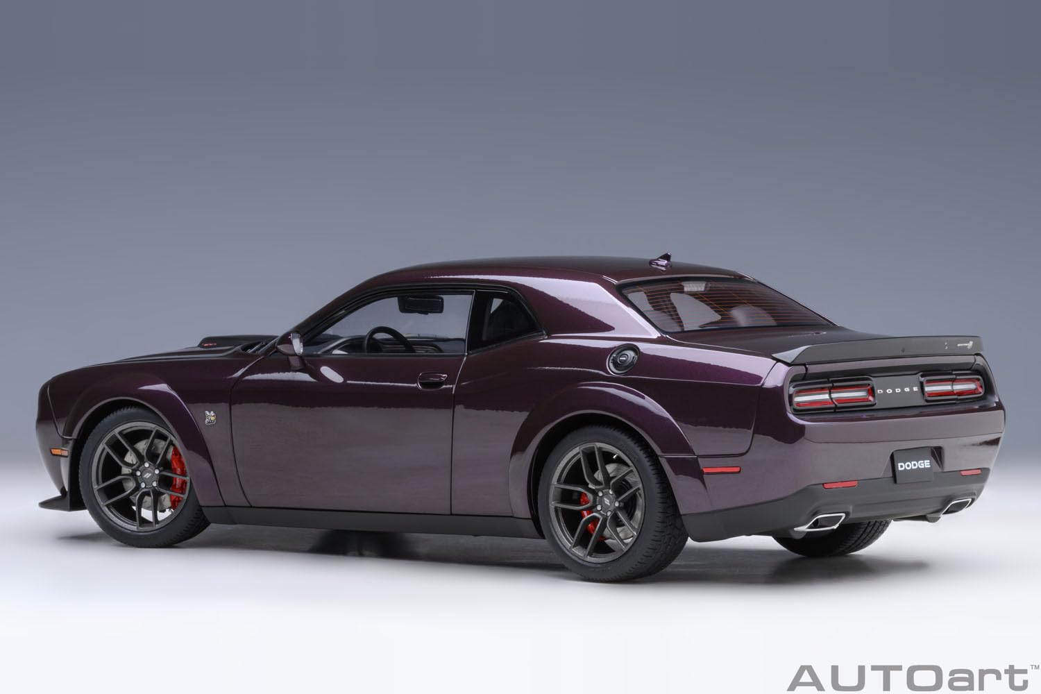 Autoart 1:18 Dodge Challenger R/T Scat Pack Widebody 2022 Metallic Purple
