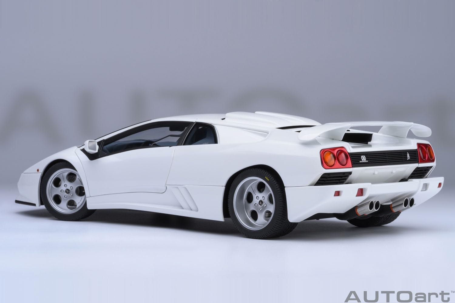 Autoart 1/18 Lamborghini Diablo Se30 Jota White Model Car Collectible