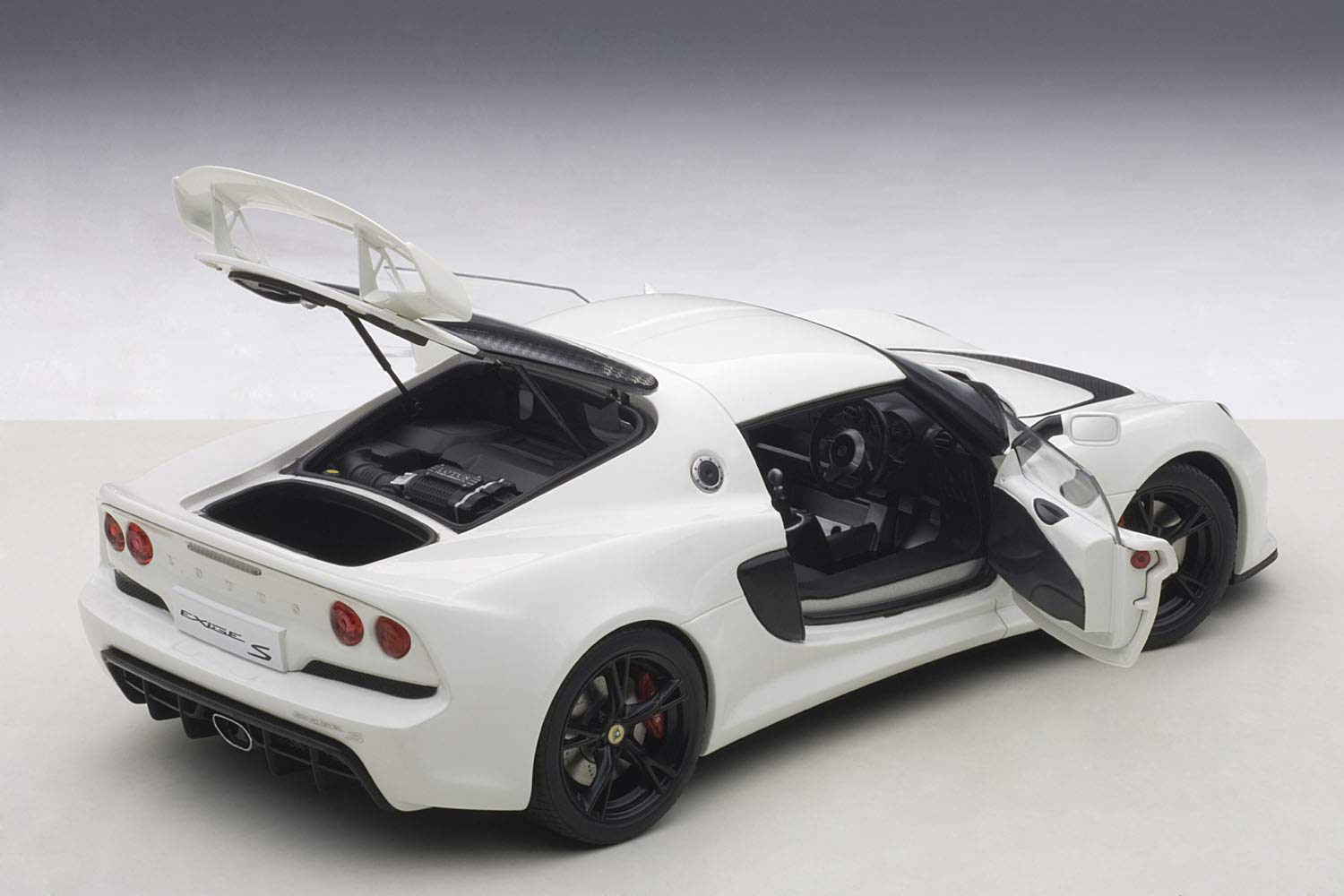 Autoart 1/18 Scale Lotus Exige S Diecast Model Car in White- Japan Figure Store - #1 Bring To You The Best Japanese Goods