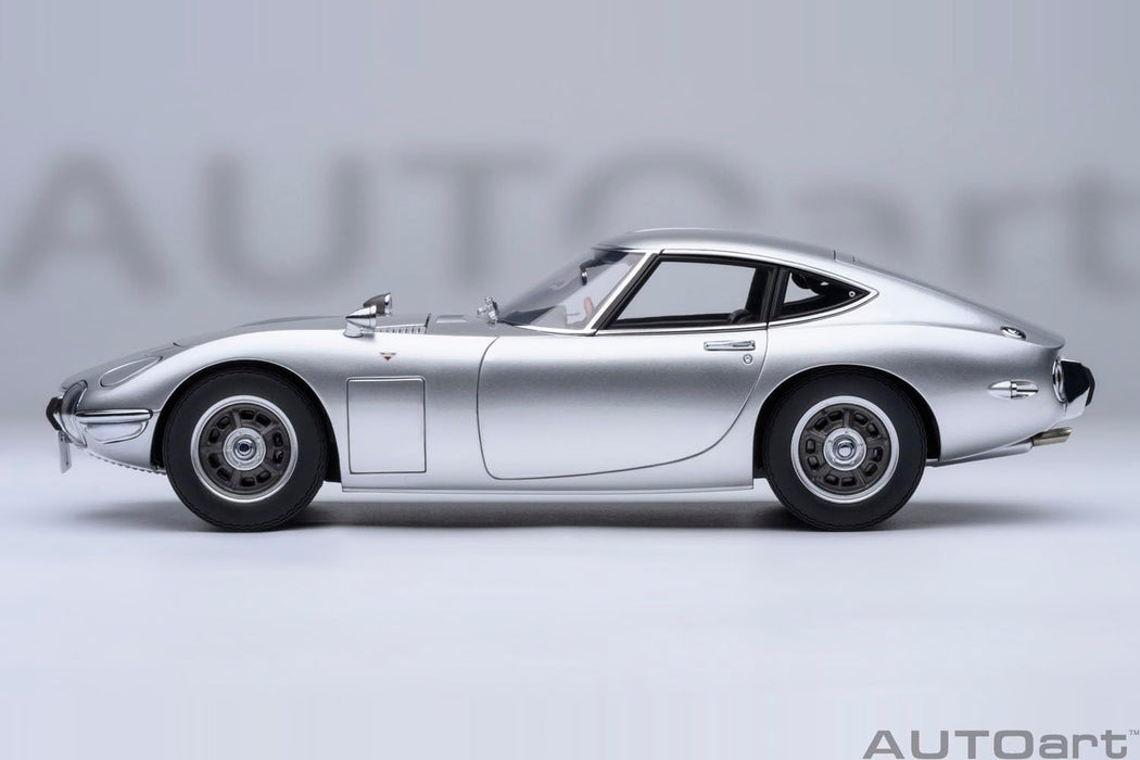 Autoart Toyota 2000GT 1967 Silver Diecast Model 79548