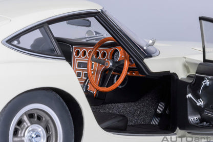 Autoart Toyota 2000Gt 1967 White Model 79546 - Diecast Car Replica