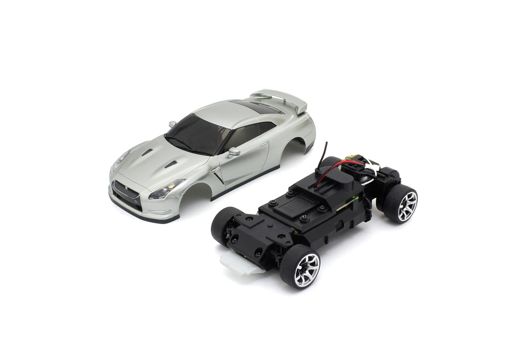 Modèle réduit radiocommandé Kyosho Egg Nissan GT-R R35 argenté à l'échelle 1/28, référence 66608