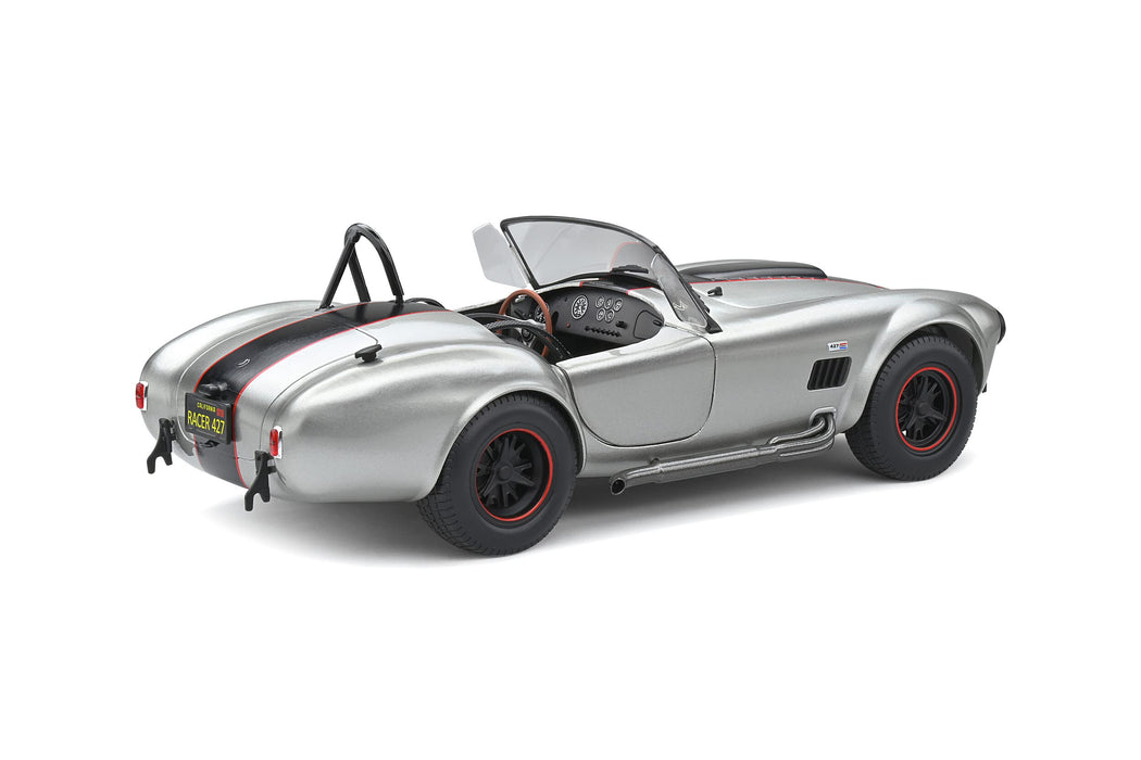 Voiture miniature en métal moulé sous pression Kyosho Solido 1:18 Shelby Cobra 427 Mk.2 1965, couleur argent.