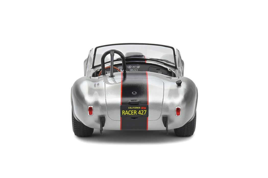 Voiture miniature en métal moulé sous pression Kyosho Solido 1:18 Shelby Cobra 427 Mk.2 1965, couleur argent.
