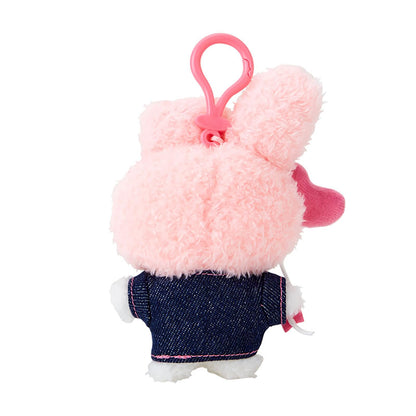 Porte-clés en peluche Sanrio My Melody avec patch en jean et breloque.