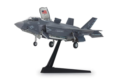 Tamiya 1/72 F-35B Lightning II Model Kit Warbird Series 60793