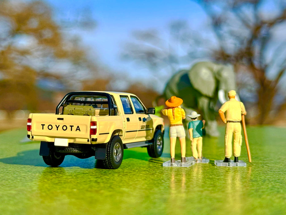 Tomytec Safari 2 Toyota Hilux 4WD Pickup Double Cab Model Set- Japan Figure Store - #1 Bring To You The Best Japanese Goods