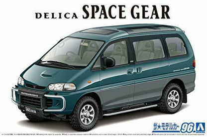 Aoshima 1/24 Scale Mitsubishi Pe8w Delica Space Gear 1996 Plastic Model Kit