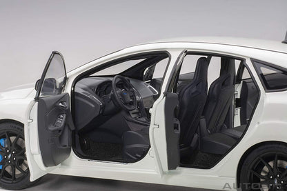 Autoart 1/18 Ford Focus RS White- Japan Figure Store - #1 Bring To You The Best Japanese Goods