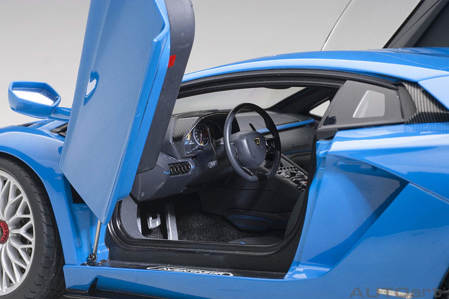 Autoart 1/18 Lamborghini Aventador S Pearl Blue- Japan Figure Store - #1 Bring To You The Best Japanese Goods
