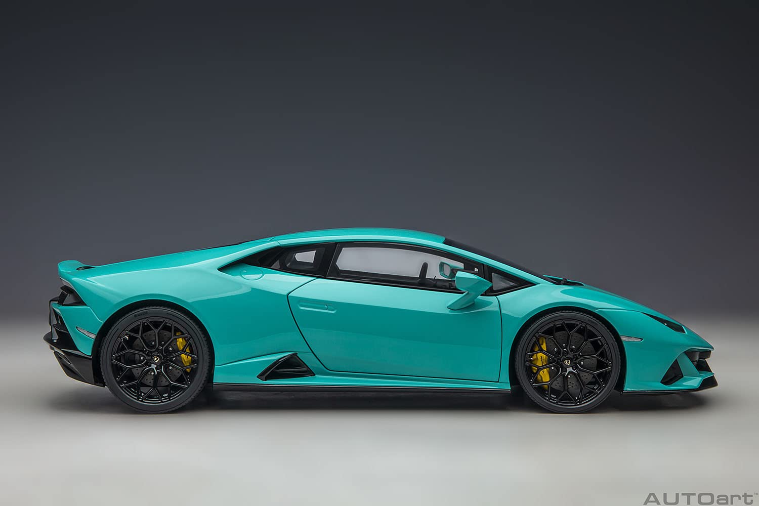 Autoart 1/18 Lamborghini Huracan Evo Turquoise Blue- Japan Figure Store - #1 Bring To You The Best Japanese Goods