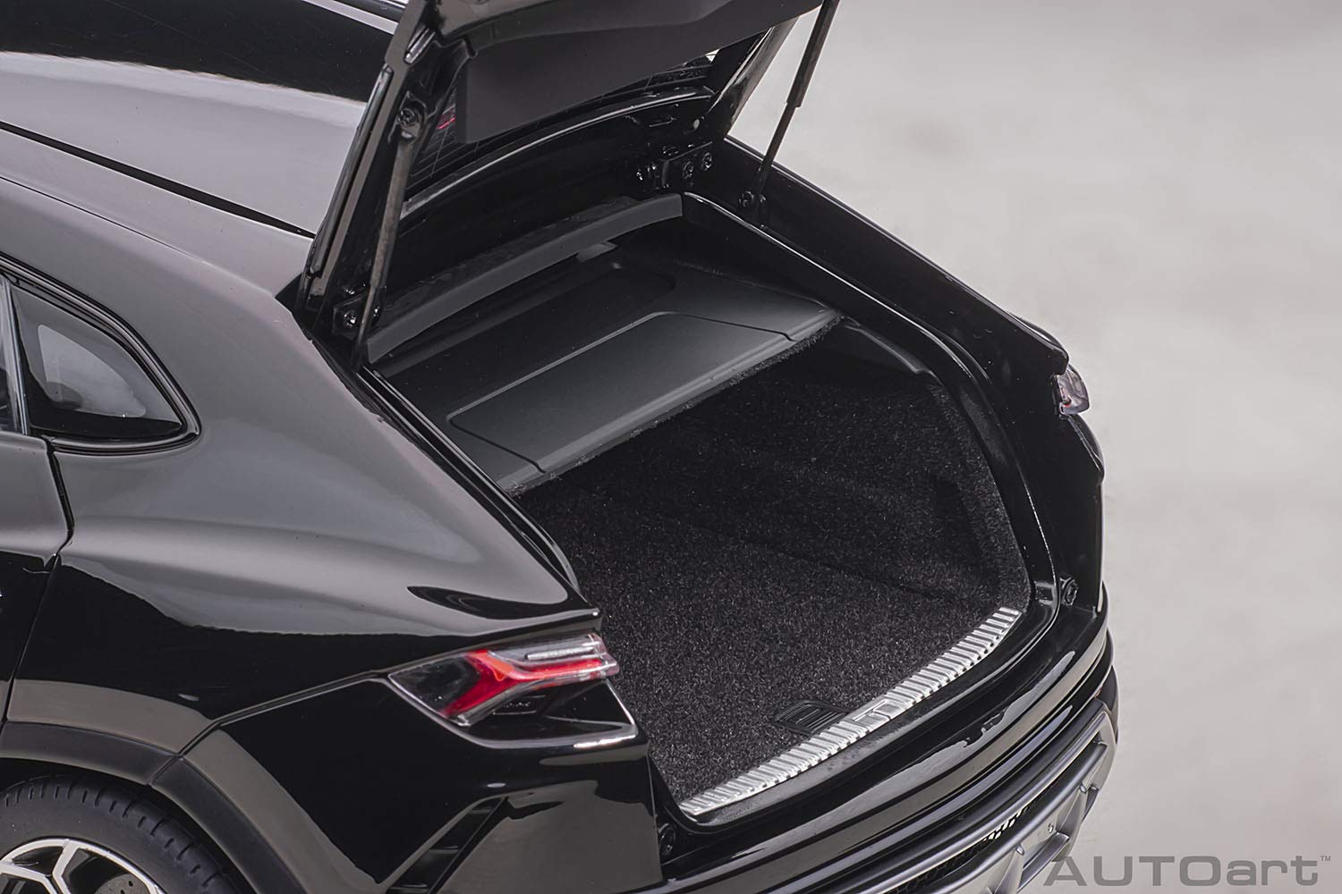 Autoart 1/18 Lamborghini Urus Black 79165- Japan Figure Store - #1 Bring To You The Best Japanese Goods