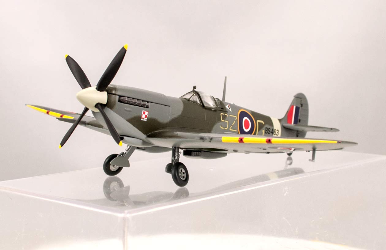 F-TOYS Full Action Spitfire Mk9 1/72 Scale 1 Pc.- Japan Figure Store - #1 Bring To You The Best Japanese Goods