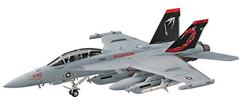 Hasegawa 1/72 U.s. Navy Ecm Aircraft Ea-18g Growler Model Kit - Japan Figure
