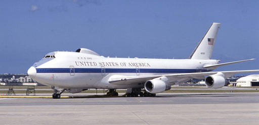 HASEGAWA 10809 E-4B Advanced Airborne Command Post 1/200 Scale Kit Aks- Japan Figure Store - #1 Bring To You The Best Japanese Goods