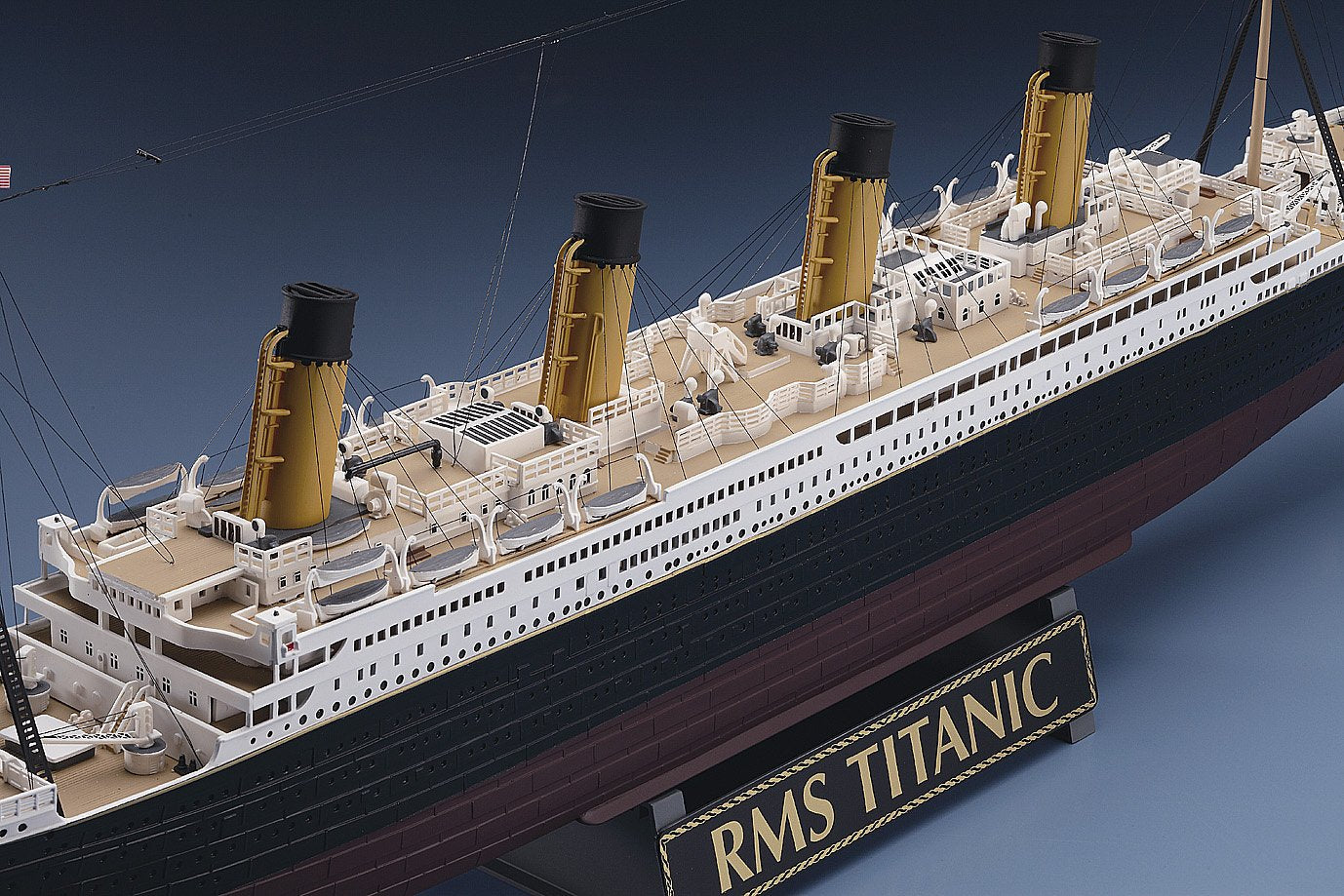 Hasegawa 1/400 British Rms Titanic Plastic Model 40083- Japan Figure Store - #1 Bring To You The Best Japanese Goods