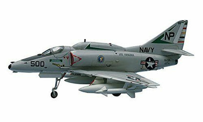 Hasegawa A-4e/f Skyhawk Plastic Model - Japan Figure