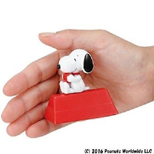 Metal Figure Collection Metacolle Peanuts Snoopy Heart Figure Takara Tomy- Japan Figure Store - #1 Bring To You The Best Japanese Goods