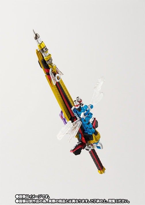 S.h.figuarts Masked Kamen Rider Kabuto Hyper Form Shinkocchou Seihou Renewal- Japan Figure Store - #1 Bring To You The Best Japanese Goods