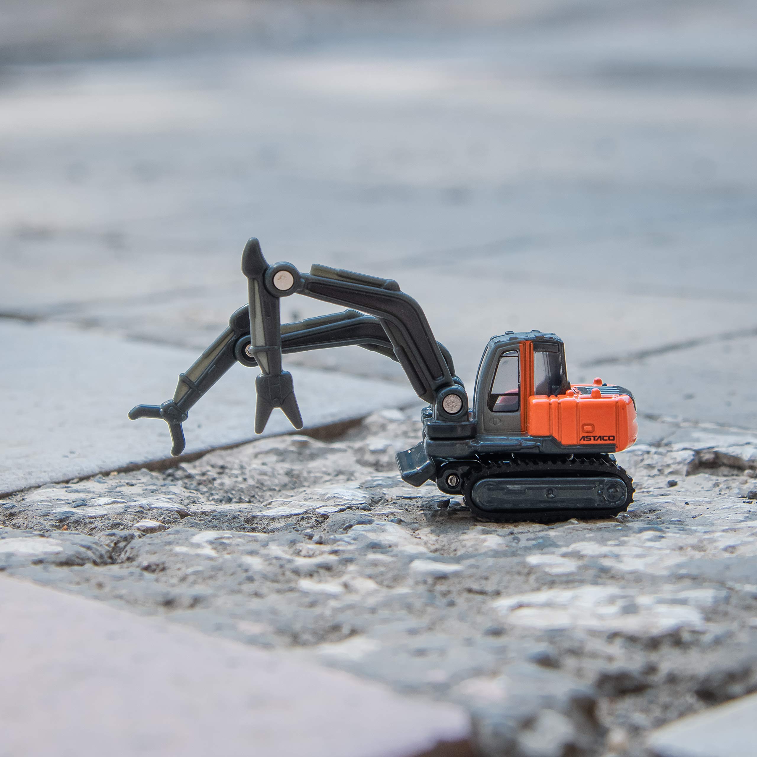 TAKARA TOMY Tomica 65 Hitachi Double Arm Working Machine Astaco 333654- Japan Figure Store - #1 Bring To You The Best Japanese Goods