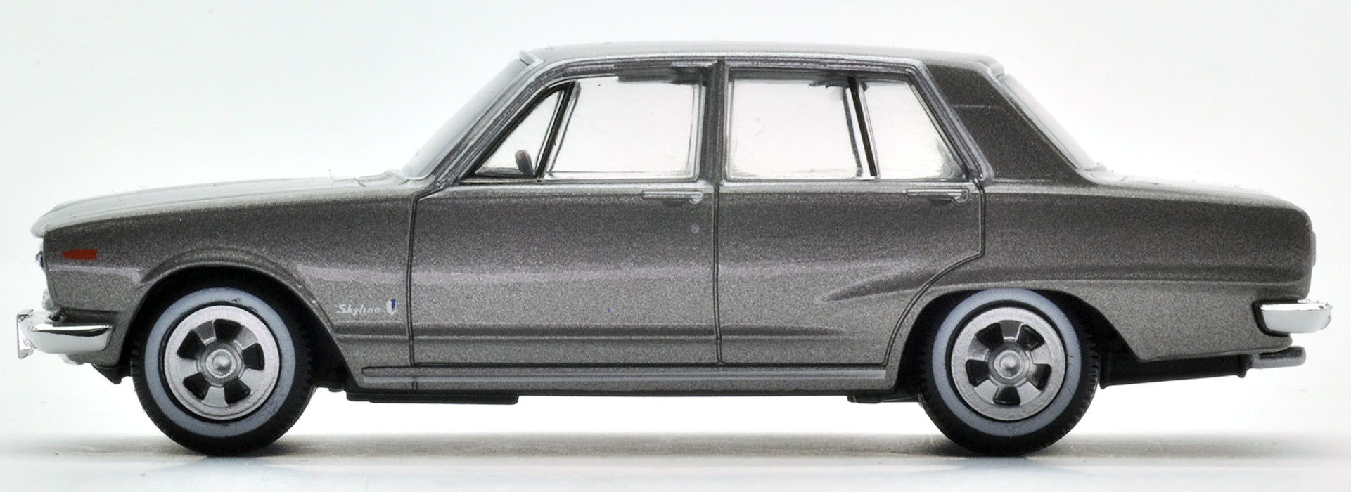 Tomytec Tomica Vintage Silver Skyline 2000GT 1/64 scale 1971 Model Finished Product- Japan Figure Store - #1 Bring To You The Best Japanese Goods