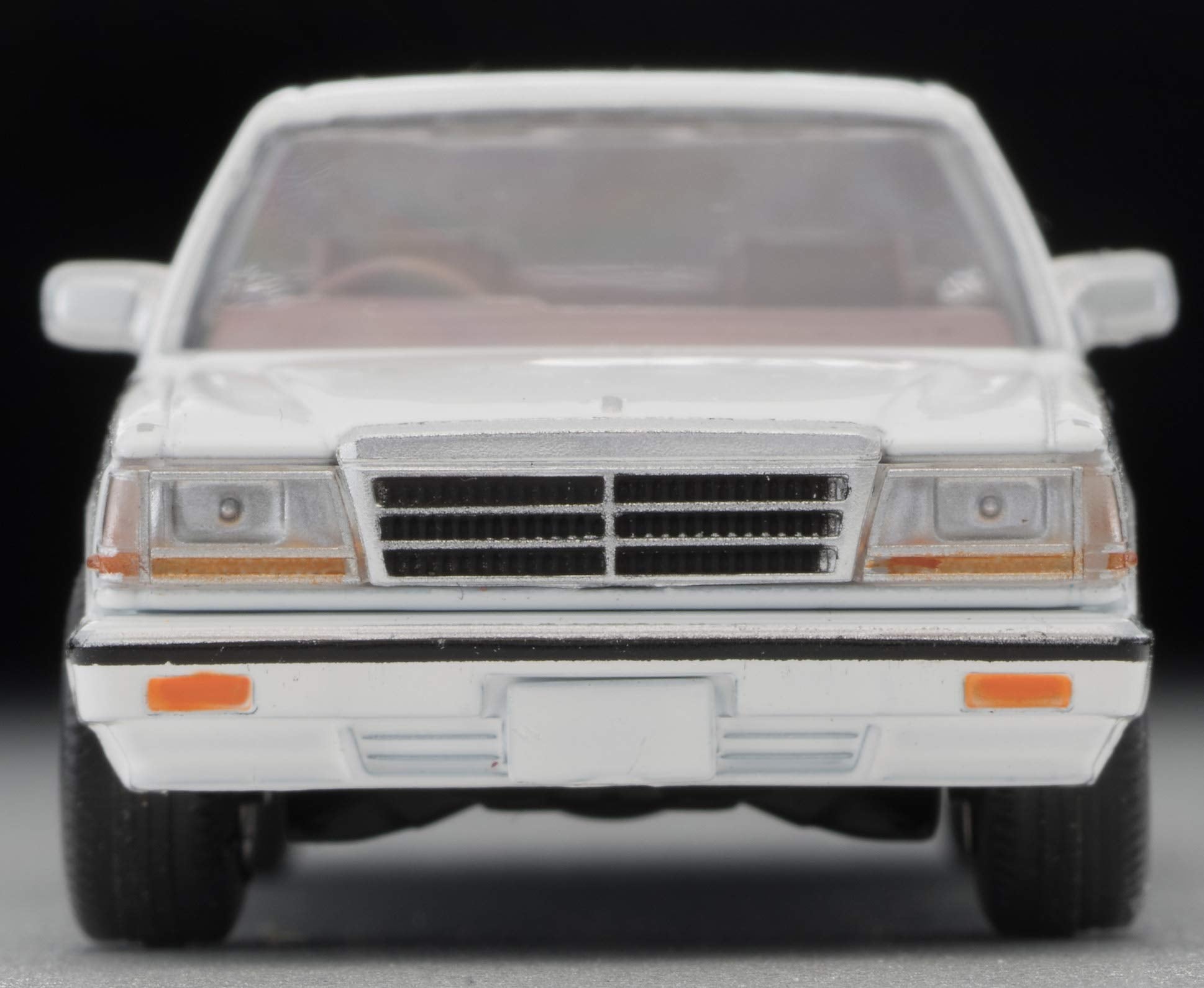 Tomytec Lv-N198a Tomica Limited Vintage Nissan Gloria Ht V20 86' White 1/64 Scale Car Toys- Japan Figure Store - #1 Bring To You The Best Japanese Goods